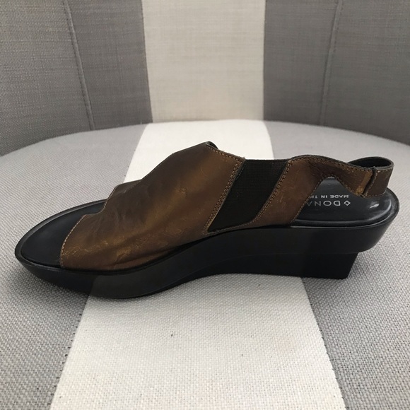 Donald J Pliner Size Bronze/Black Sandals - Picture 6 of 8